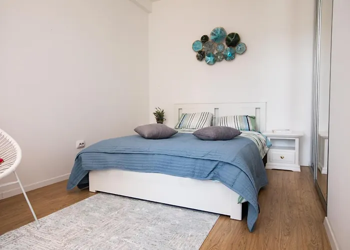 Colorful & Cozy Condo