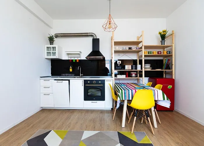 Colorful & Cozy Condo